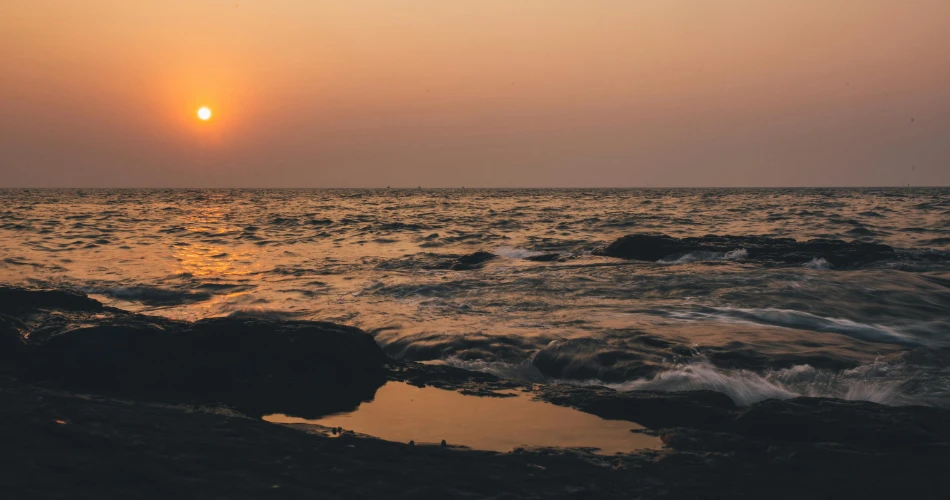 Top Marine Drive Sunset Points in Mumbai