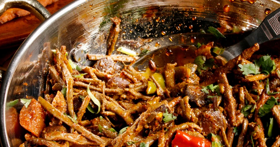 A Food Lover’s Guide to Jaipur: 10 Dishes You Can’t Miss