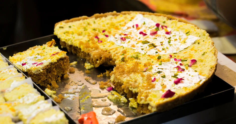 A Food Lover’s Guide to Jaipur: 10 Dishes You Can’t Miss